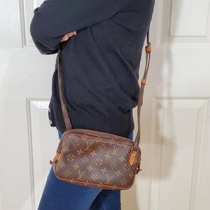 *FINAL- PRICE* Louis Vuitton Pochette Marly- Auth